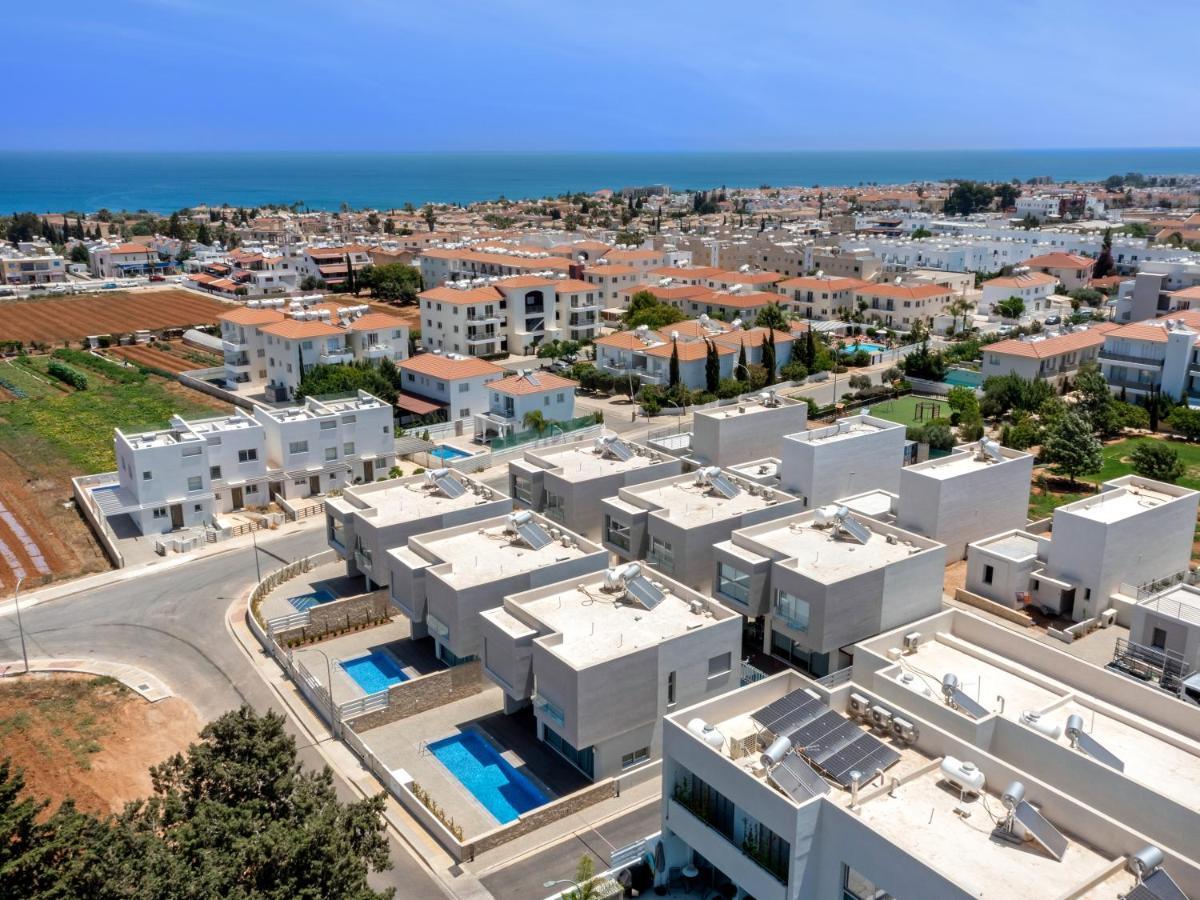 Sanders Mythical Blue Villas Paralimni Exterior foto