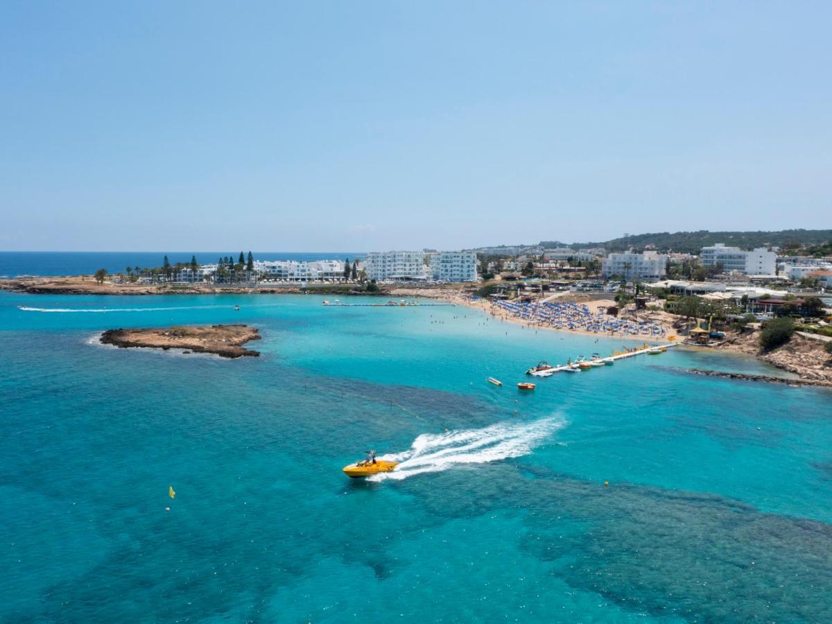Sanders Mythical Blue Villas Paralimni Exterior foto